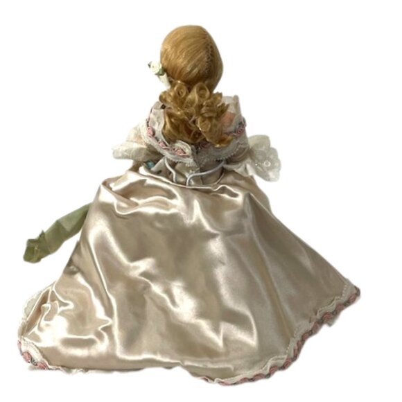 Madame Alexander restrung 10" Portrettes Guardian Angel doll with stand. - Picture 8 of 8